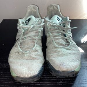 Kobe basketball shoes